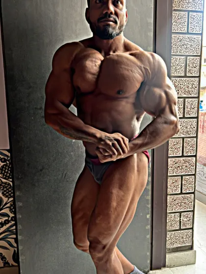 A most muscular pose from the past. The goal is to beat this version of myself.