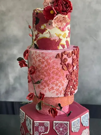 Another angle of the stunning Moroccan wedding cake.
