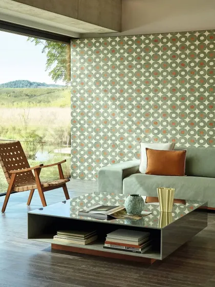 The 'Merida' collection from Élitis elevates raffia to a sculptural language. The handwoven geometric puzzle of circles creates a bold, contemporary design with an artisanal soul.