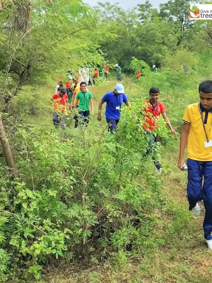 Students from Unique English School in Pune begin their nature walk. Getting out into the field is the first step to understanding the environment.
