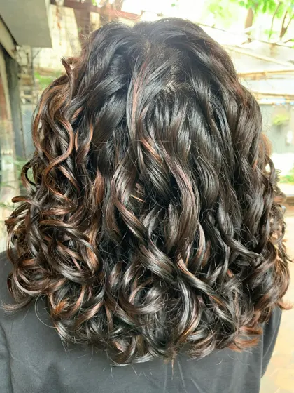Another angle of the bridal curls. The definition and shine are just perfect. (No filter)