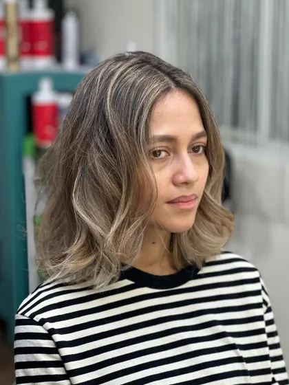 Another angle of this stunning blonde bob.