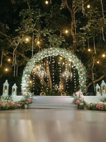 A duplicate of the magical floral arch decor (ID 60), perfect for a nighttime wedding ceremony.