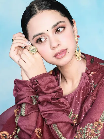 The shining star of "Lapata Ladies," Nitanshi Goel, looking stunning in my jewels for Diwali. Here she wears a micromosaic ring, adding a touch of handcrafted artistry to her festive look.