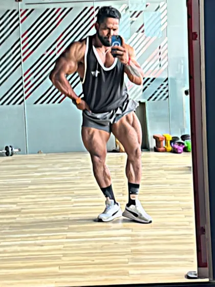 Another leg pose, showing the quadriceps sweep.