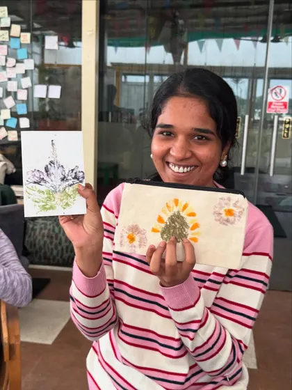 A happy participant from our Teach For India workshop, proudly showing off her finished flower-pounded pouch and greeting card. It’s so rewarding to see people create items they can use and cherish.