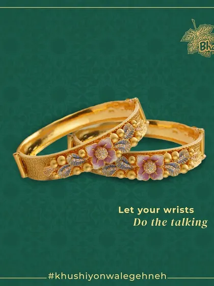 Let your wrists do the talking with this exquisite antique kada set. The bangles are adorned with delicate pastel spray meena work in floral patterns, offering a subtle and sophisticated charm with a unique dull matte finish.