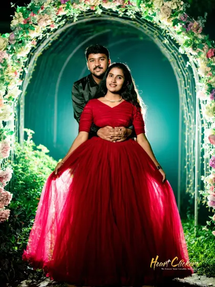 A duplicate of ID 54, this portrait captures a couple framed by a flower-covered arch, perfect for a romantic evening pre-wedding shoot.