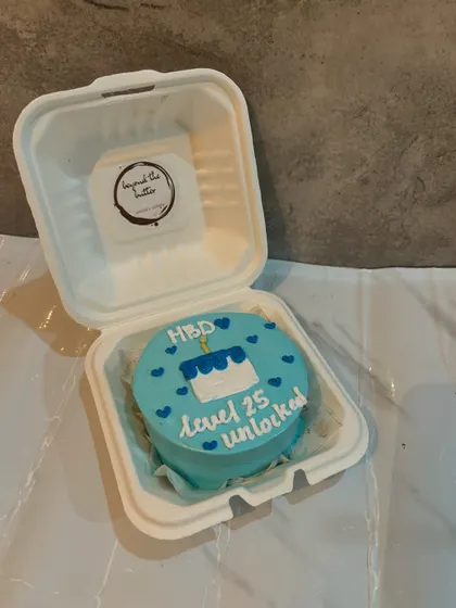 "Level 25 Unlocked". A fun gamer themed bento cake for a 25th birthday.