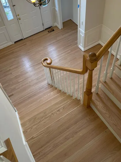 I installed this light oak flooring throughout the ground floor, including the staircase, for a continuous and cohesive look. This approach makes the entire home feel connected and thoughtfully designed.