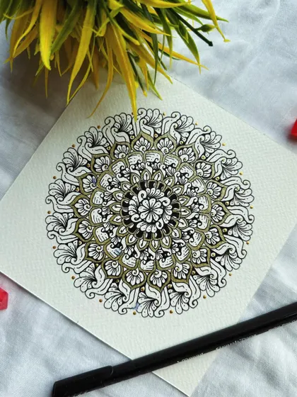 In a world full of trends, I just want to remain a classic. This piece combines black ink with a touch of gold, adding a little warmth and elegance to the traditional style.
