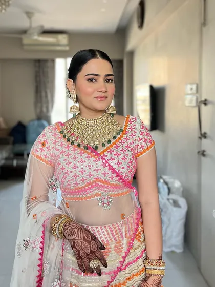 A final shot of this beautiful blushed look. It's a perfect example of how soft glam can be both traditional and modern.