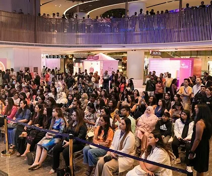 Another view of the incredible turnout at the Bengaluru Masterclass. It's a testament to the growing passion for makeup artistry in India.