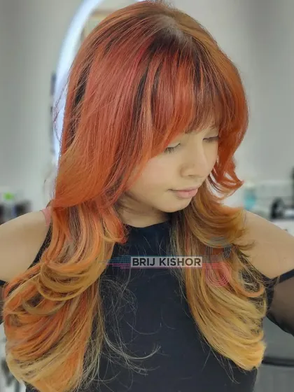 The side profile shows the beautiful layering and color melt of this Y2K style. It's a look that's full of energy and personality.