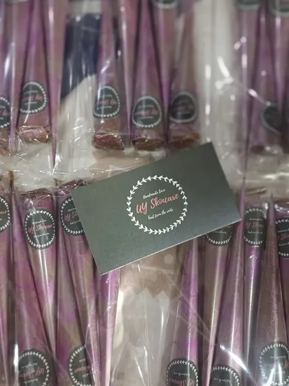 Another view of my henna cone packs. I sell them in sets, so you always have enough for your creative sessions.