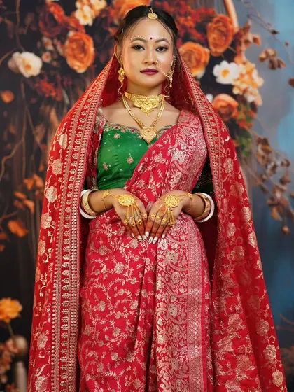 The final look of the Bengali bride, complete with the traditional 'dupatta'. This is a look I teach in my 35-day course.