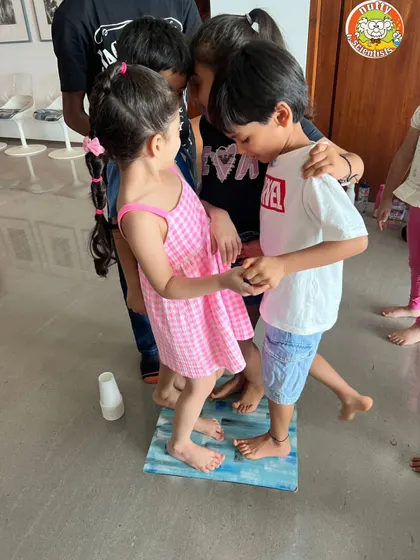 Can a few paper cups support your weight? This teamwork-focused activity challenges kids to work together and learn about weight distribution and structural strength.