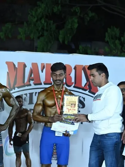 We are committed to supporting the broader fitness community. Here I am sponsoring and presenting an award at the state-level men's physique and bodybuilding competition.