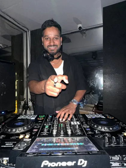 Announcing my travel from Bangalore to Hyderabad for a gig. My services are not limited by location; I am available to travel for events across India.