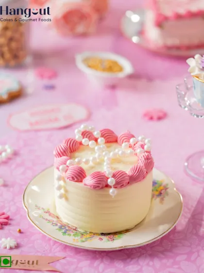 This Mango Sugar-Free Bento Cake is a tribute to mindful sweetness. We use sweet Alphonso mangoes and a cream sweetened only with dates and monk sugar, creating a delicious dessert that's naturally flavorful.