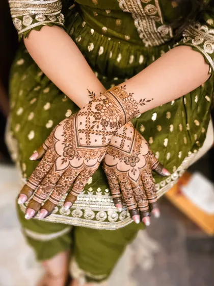 A full view of the minimal bridal design, showing how it creates an elegant and uncluttered look.