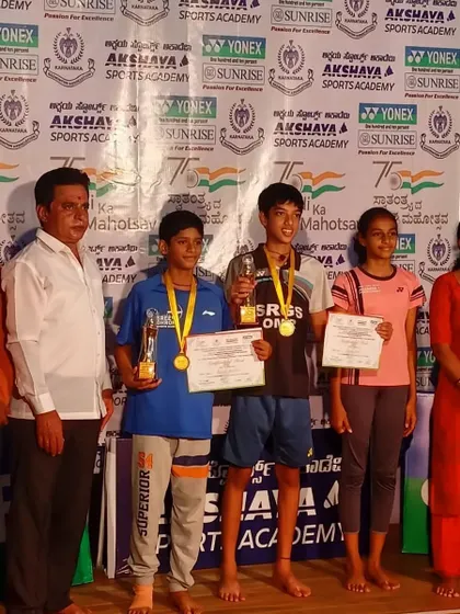 A duplicate image of our U11 and U13 bronze medalists on the podium.