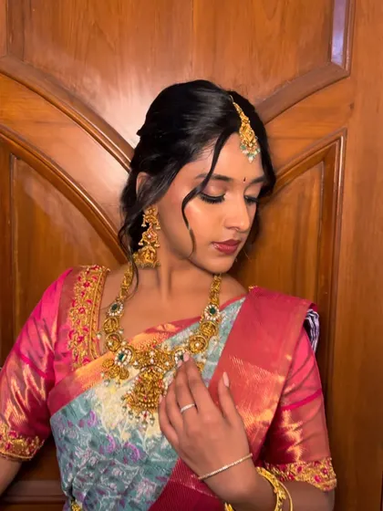 Another angle of this beautiful bride, showing how the soft glam makeup looks from every side. The focus is on radiant skin and defined, yet gentle, features.