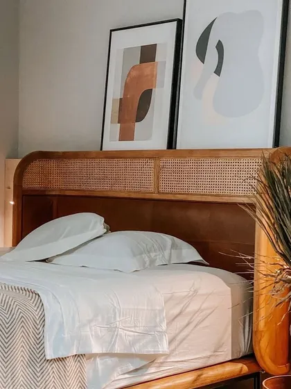 Your tropical retreat is ready. The Tierra Bed, with its natural earthy hues and mix of textures, is the ideal centerpiece for a serene and cozy bedroom haven.