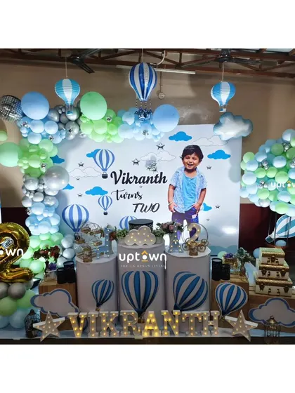 The full setup for the second birthday hot air balloon party.