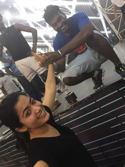 An unforgettable memory from a rehearsal with the national crush, Rashmika Mandanna. Even with a fractured hand, the show must go on.