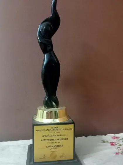 This award for Best Women Achiever from the India MSME Handicrafts board is a dream come true for me. It is a recognition of my passion and hard work, and it pushes me to keep creating the best possible henna art for every single bride.