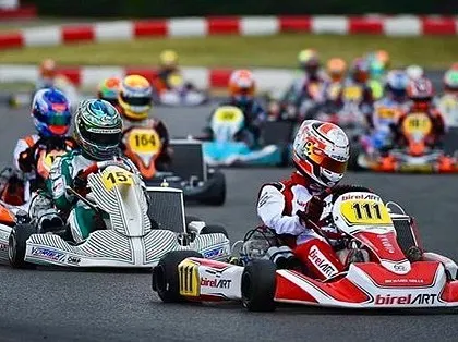 Marijn Kremers in kart 111, fighting for the lead at the WSK Euro round in Italy. This is the elite level of competition our team is engaged in.