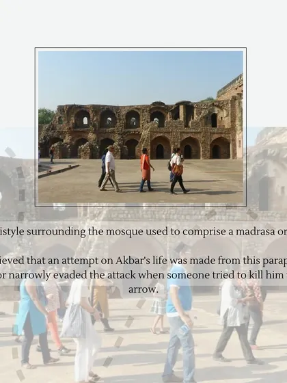 The parapet of the madrasa at Khair-ul-Manazil, from where an assassination attempt was made on Emperor Akbar. We recount this dramatic historical event during our walk.