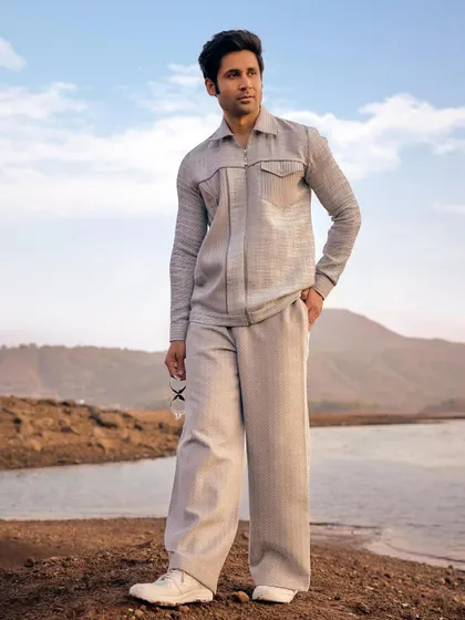 The fit you didn’t know you needed. This grey textured co-ord set from the Sukoon collection offers clean cuts and modern charm, turning every step into a statement.