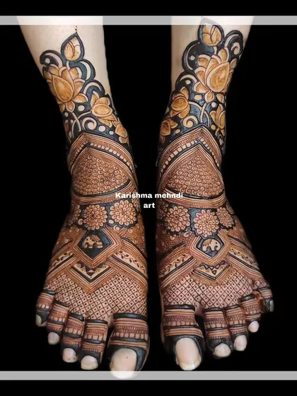 Bridal henna extends to the feet, and mastering this is a key professional skill. This design features detailed lotus patterns and clean geometric fillers, techniques we cover thoroughly in my advanced courses.