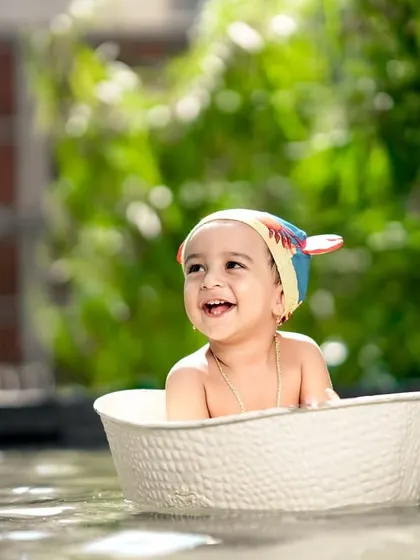 Another happy customer in our water splash session! The joy is absolutely contagious.