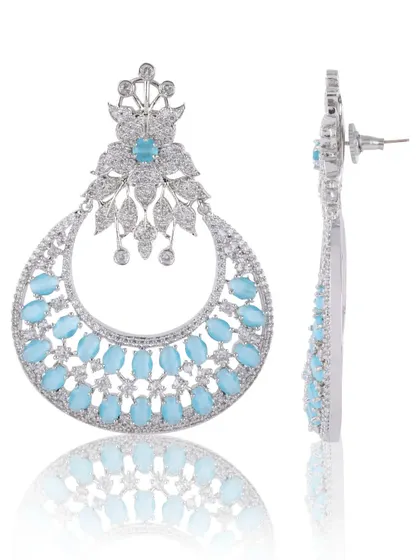 Providing multiple angles is key for jewellery photography. This side-view shot shows the customer the earring's construction, thickness, and how the post is attached.