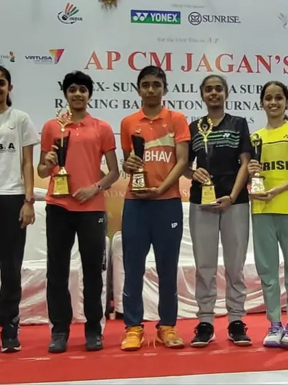 A great performance from Prateek at the Vijayawada Nationals, securing a silver in U15 singles and bronze in U17 singles. Here he is on the podium and receiving his prize.