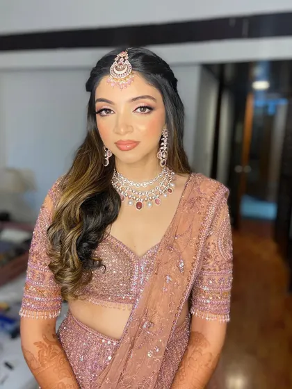 A final portrait of Hetal's engagement glam, looking effortlessly beautiful.