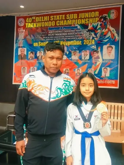 Naysha with her gold medal at the 40th Delhi State Sub-Junior Championship. She has qualified for the nationals.