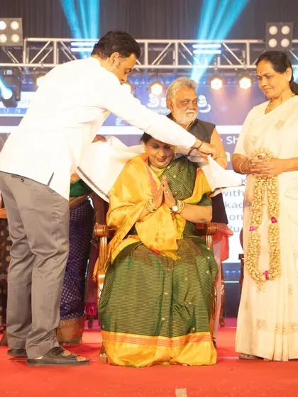 Smt. Anupama Hoskere being honored at the Shivaratri Utsava. Such events, which bring together artists and achievers, are vital for fostering a vibrant cultural ecosystem in the city.