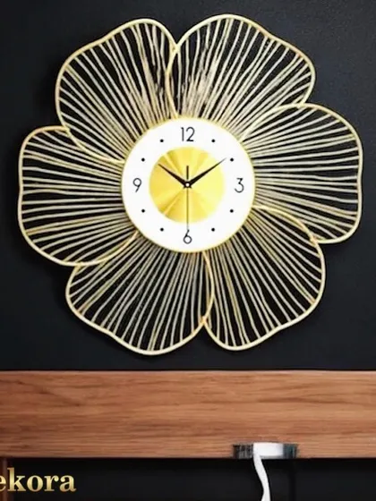This leaf-inspired wall clock uses clean lines to create a sense of organic movement.