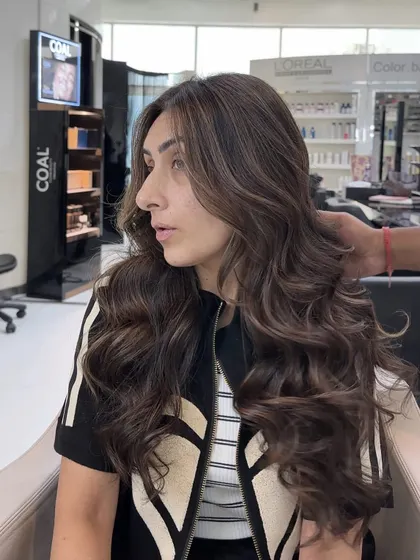 A side profile of the mushroom brown color. You can see the subtle shifts between the ash and brown tones that give this color its unique character.