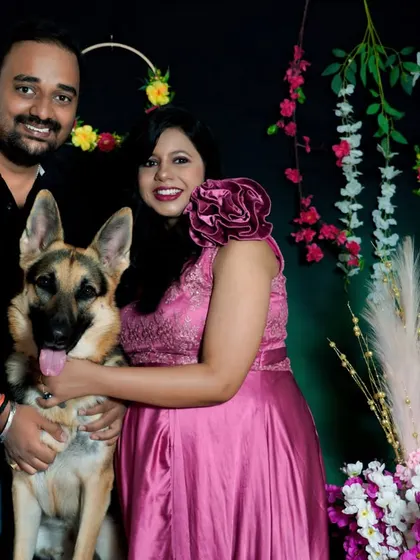 Yes, you can bring your pets. I believe in including all family members, even the furry ones, to make your maternity session feel complete and truly personal.