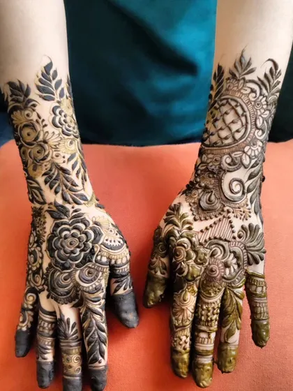 Another angle of the beautiful floral and geometric design.