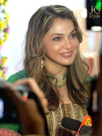 In the spotlight, Isha Koppikar shines in our Polki collection, a testament to enduring style and heritage.