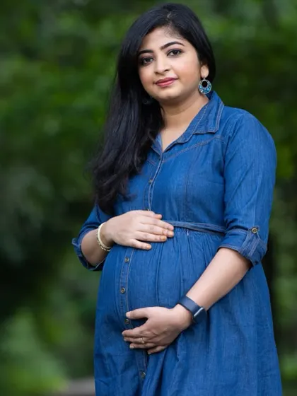 Another shot from this lovely outdoor maternity session. The focus was on clean skin and soft definition to celebrate her natural beauty during this special time.