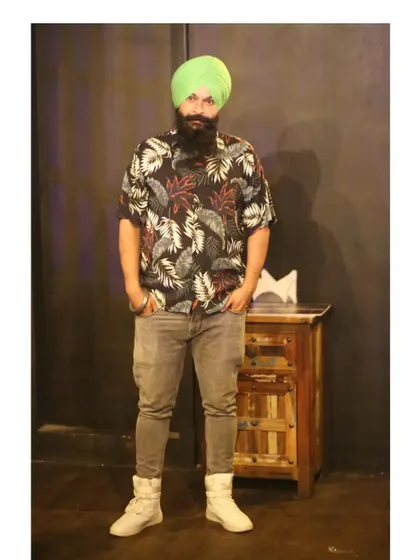 Getting lost in the music is the best way to find myself. A full-length shot showcasing my personal style and my ever-present pagg.