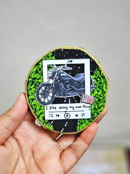 This custom wooden fridge magnet was a birthday gift for a passionate biker, bookworm, and music enthusiast. I can create personalized magnets for any theme or occasion.