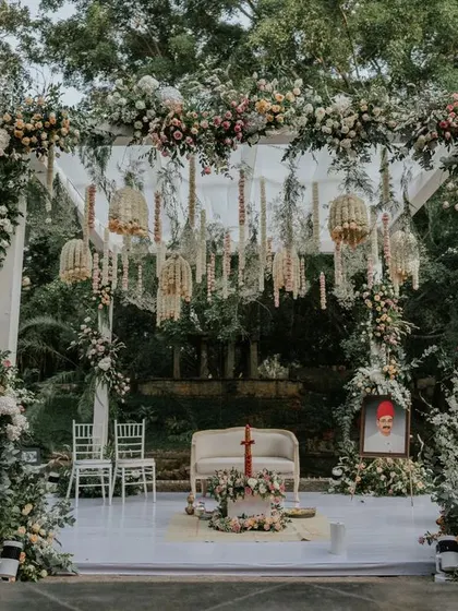 This elegant mandap is a fusion of contemporary and traditional design. We used a canopy of pastel florals and intricate hanging arrangements to create a dreamy, romantic space for the wedding ceremony.